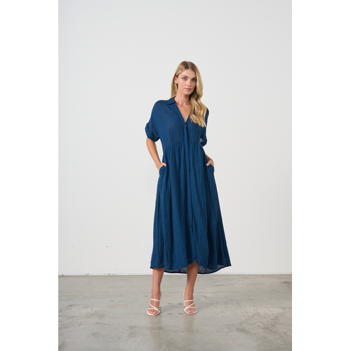 Holmes & Fallon Seersucker Dress w/hidden button