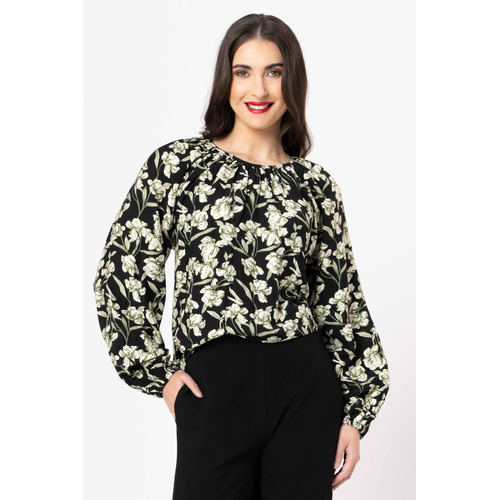 Seeking Lola United Top