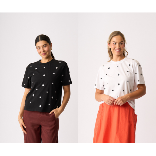 Memo Embroidered Fun Tee